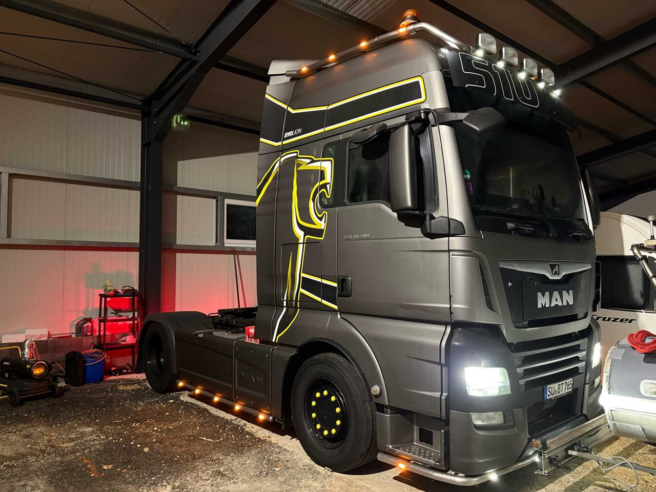 MAN TGX 18.510 4X2 BLS – SPECIAL MODEL "INDIVIDUAL" – YEAR OF CONSTRUCTION 2019 / SEMITRAILER - Truck: picture 2 MAN TGX 18.510 4X2 BLS – SPECIAL MODEL "INDIVIDUAL" – YEAR OF CONSTRUCTION 2019 / SEMITRAILER - Truck: picture 2