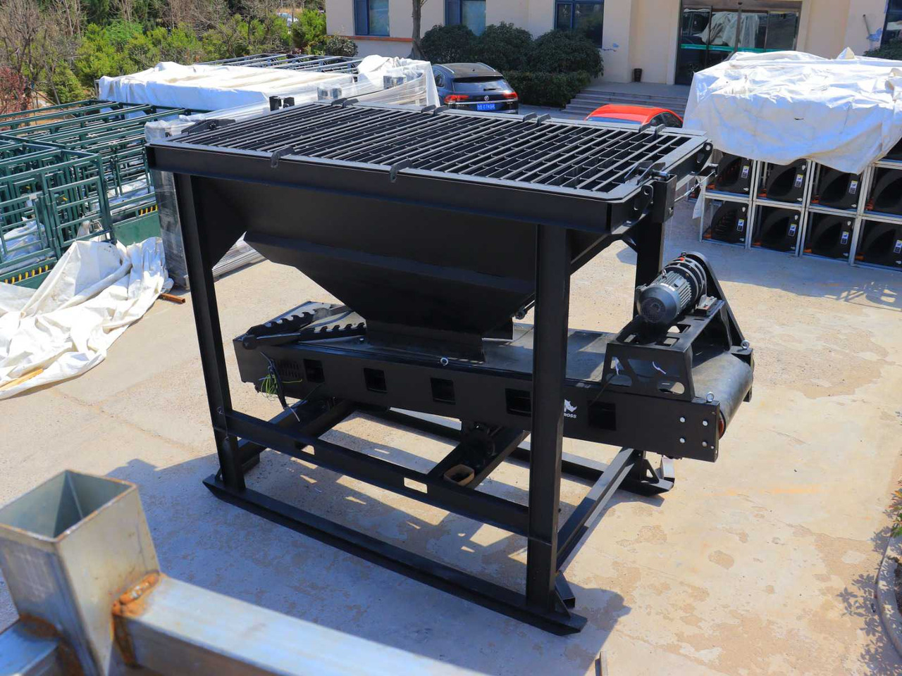 VGT Doseerbak met transportband - Livestock equipment: picture 1 VGT Doseerbak met transportband - Livestock equipment: picture 1