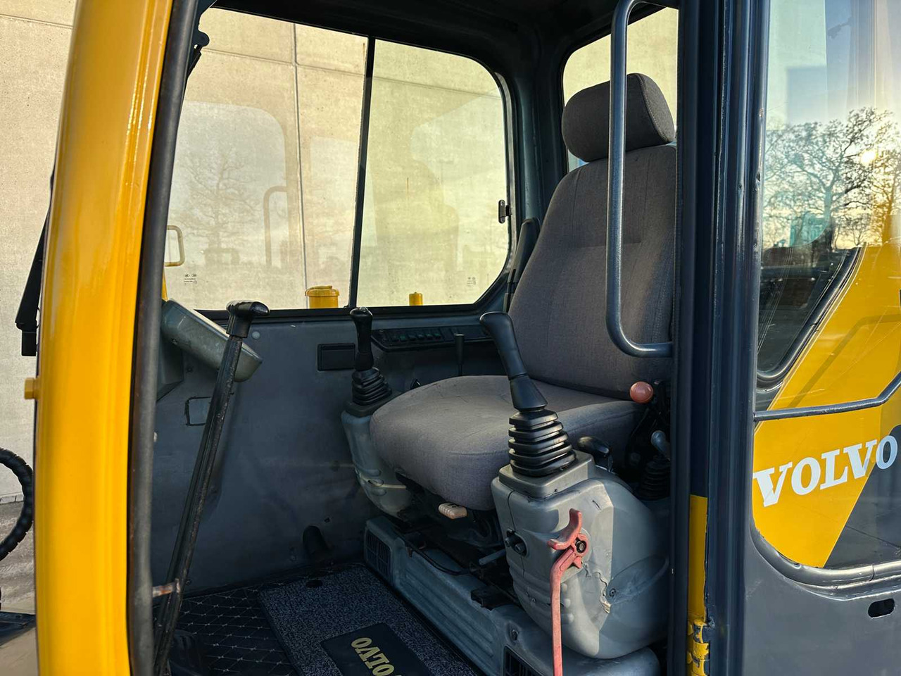 Excavator VOLVO - 2012 - EC55B - MIDI EXCAVATOR: picture 31