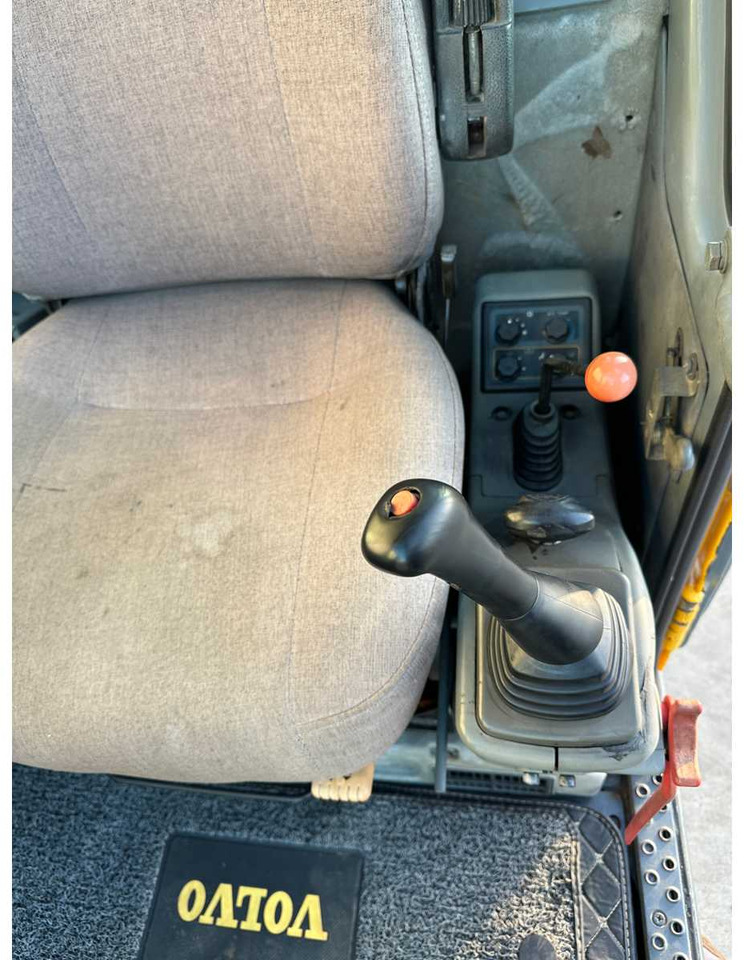 Excavator VOLVO - 2012 - EC55B - MIDI EXCAVATOR: picture 36