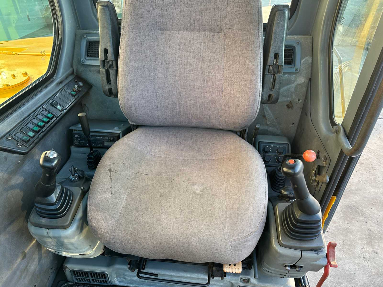 Excavator VOLVO - 2012 - EC55B - MIDI EXCAVATOR: picture 37