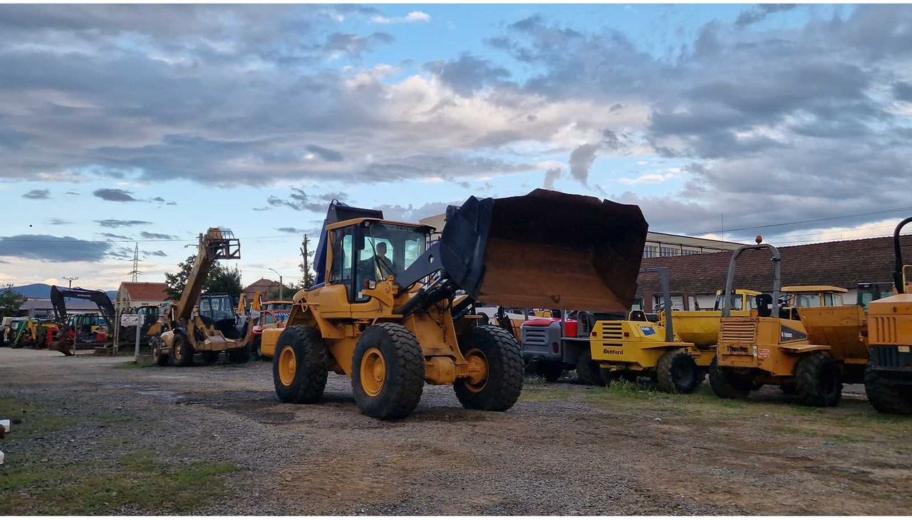 VOLVO L90F - Wheel loader: picture 5 VOLVO L90F - Wheel loader: picture 5