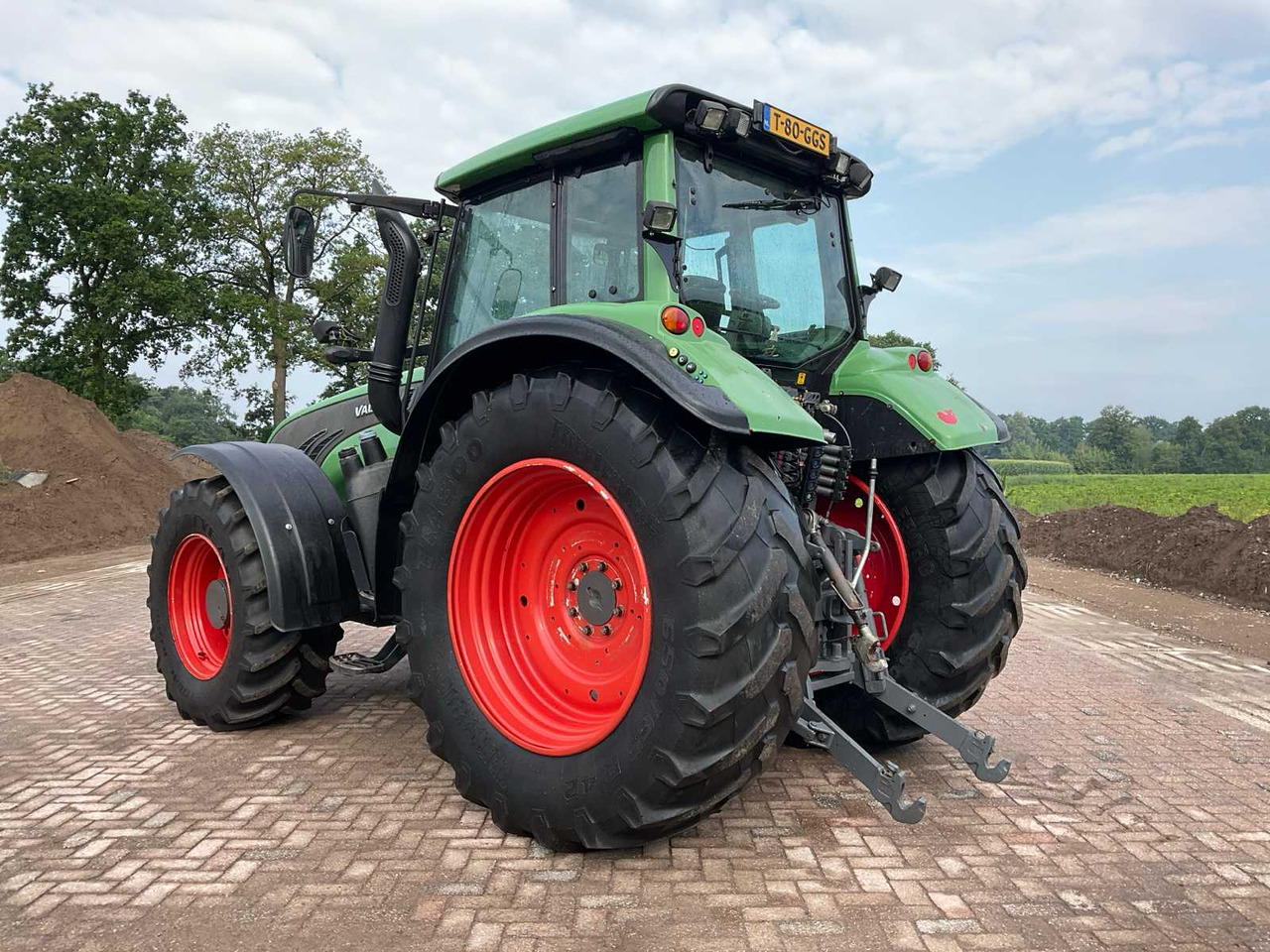 Valtra T163e - Farm tractor: picture 4 Valtra T163e - Farm tractor: picture 4