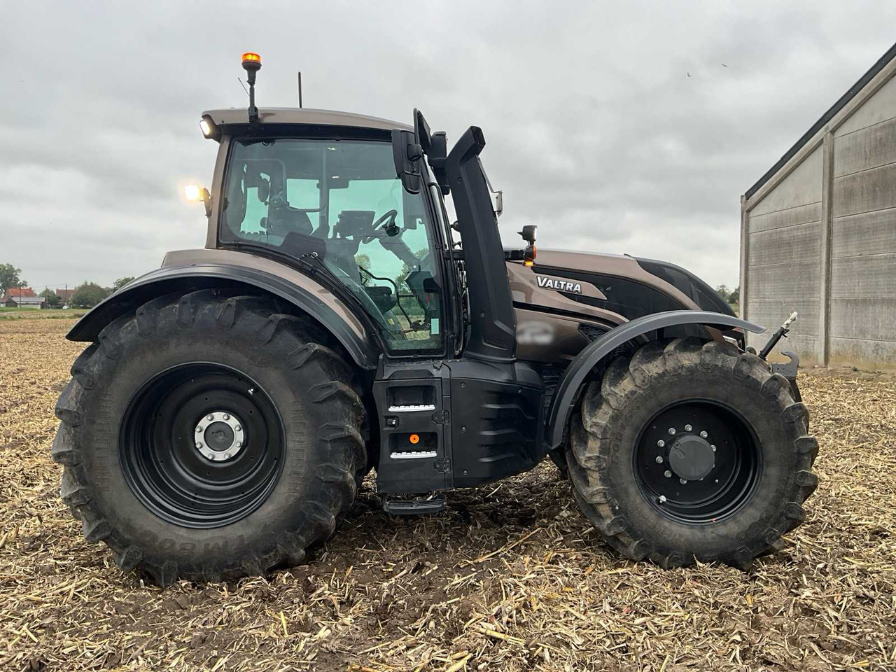 Valtra T175E - Farm tractor: picture 4 Valtra T175E - Farm tractor: picture 4