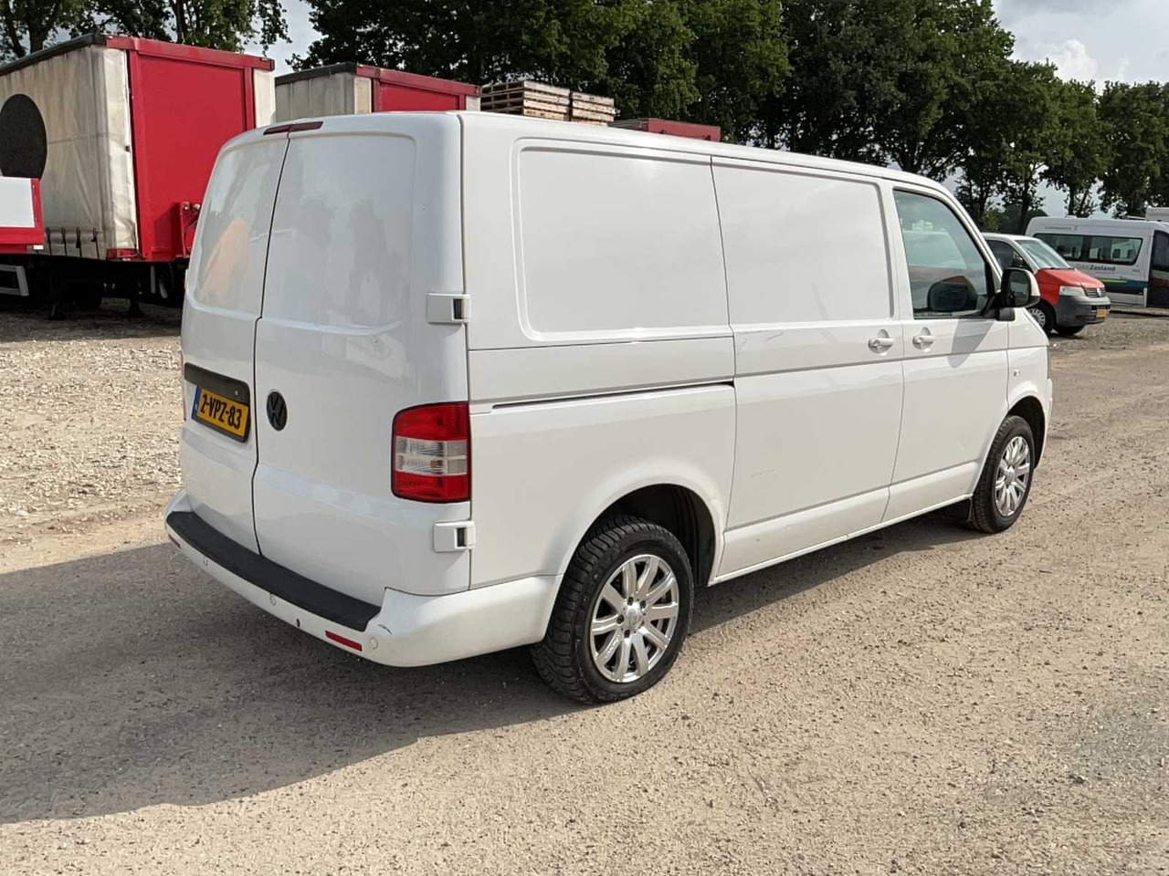 2011 VOLKSWAGEN TRANSPORTER 2.0TDI L1H1 COMMERCIAL VEHICLE - Van: picture 5 2011 VOLKSWAGEN TRANSPORTER 2.0TDI L1H1 COMMERCIAL VEHICLE - Van: picture 5