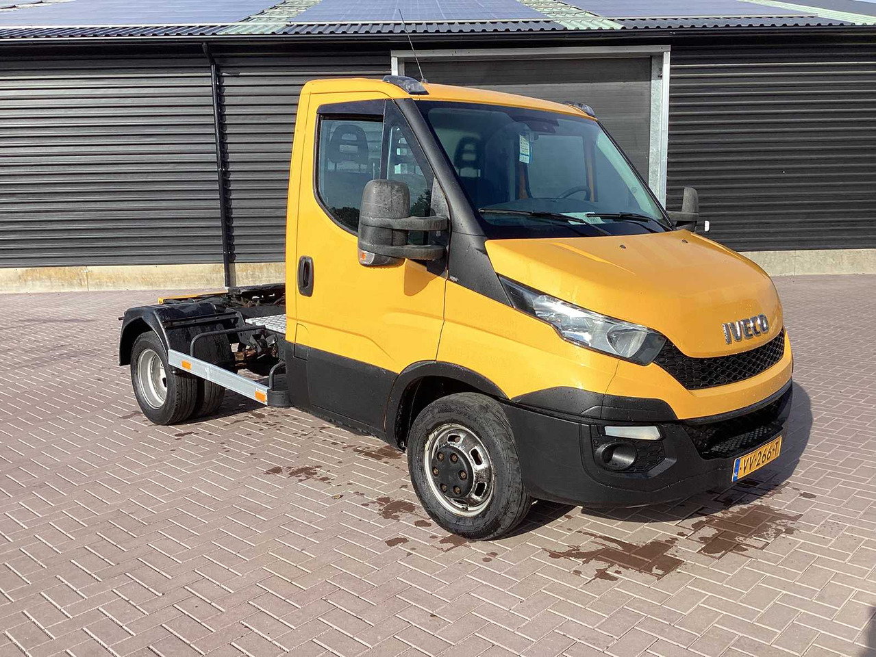 2016 IVECO DAILY BE TRACTOR 8.4 TONNE COMMERCIAL VEHICLE - Van: picture 2 2016 IVECO DAILY BE TRACTOR 8.4 TONNE COMMERCIAL VEHICLE - Van: picture 2