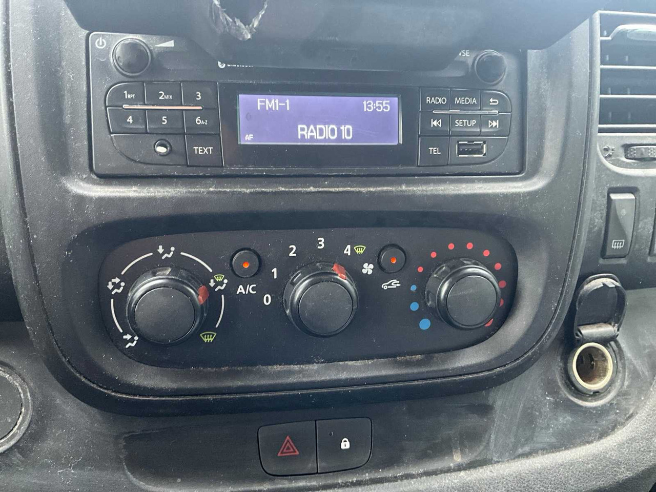 Van 2017 RENAULT TRAFIC COMMERCIAL VEHICLE: picture 21 Van 2017 RENAULT TRAFIC COMMERCIAL VEHICLE: picture 21