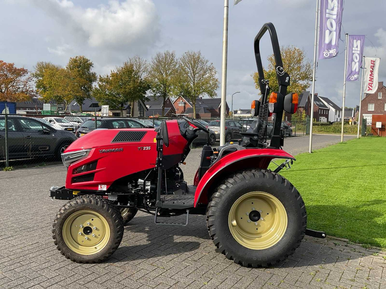 Yanmar YT235 - Compact tractor: picture 2 Yanmar YT235 - Compact tractor: picture 2