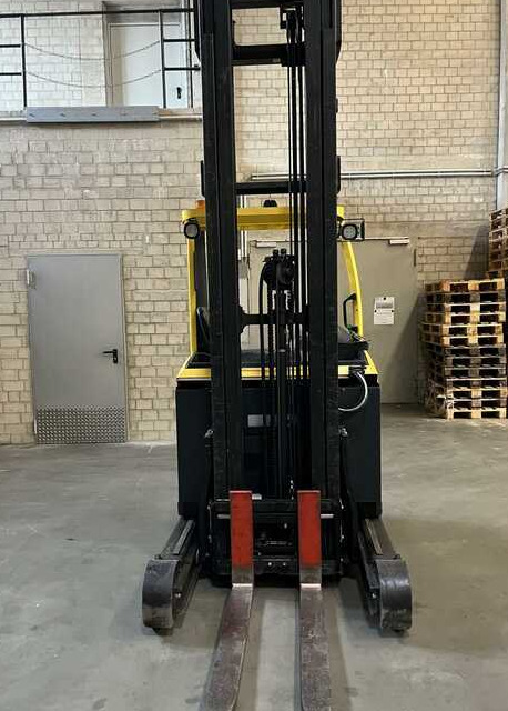 Hyster R1.6 - Reach truck: picture 3 Hyster R1.6 - Reach truck: picture 3