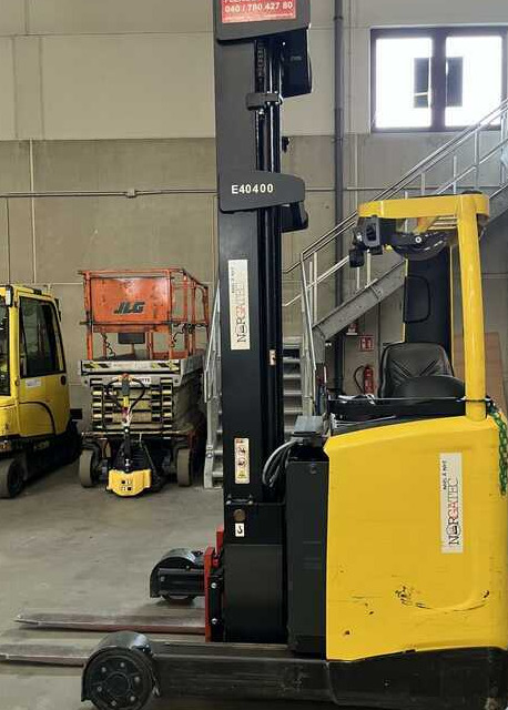 Hyster R1.6 - Reach truck: picture 2 Hyster R1.6 - Reach truck: picture 2