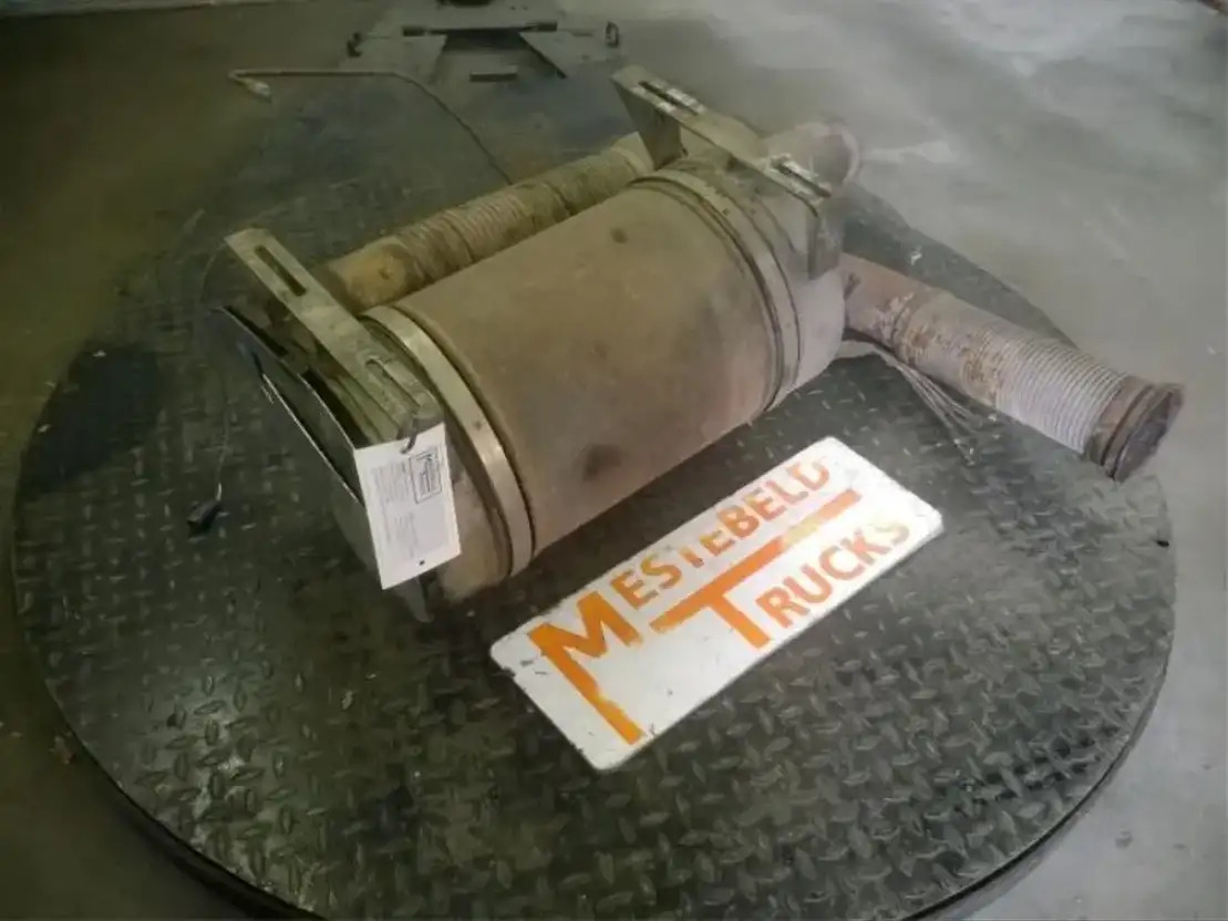DAF CF 75 Roetfilter Euro 3 - Exhaust system for Truck: picture 1 DAF CF 75 Roetfilter Euro 3 - Exhaust system for Truck: picture 1