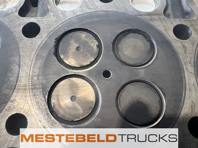 MAN Cilinderkop D20/26 - Engine and parts for Truck: picture 5 MAN Cilinderkop D20/26 - Engine and parts for Truck: picture 5