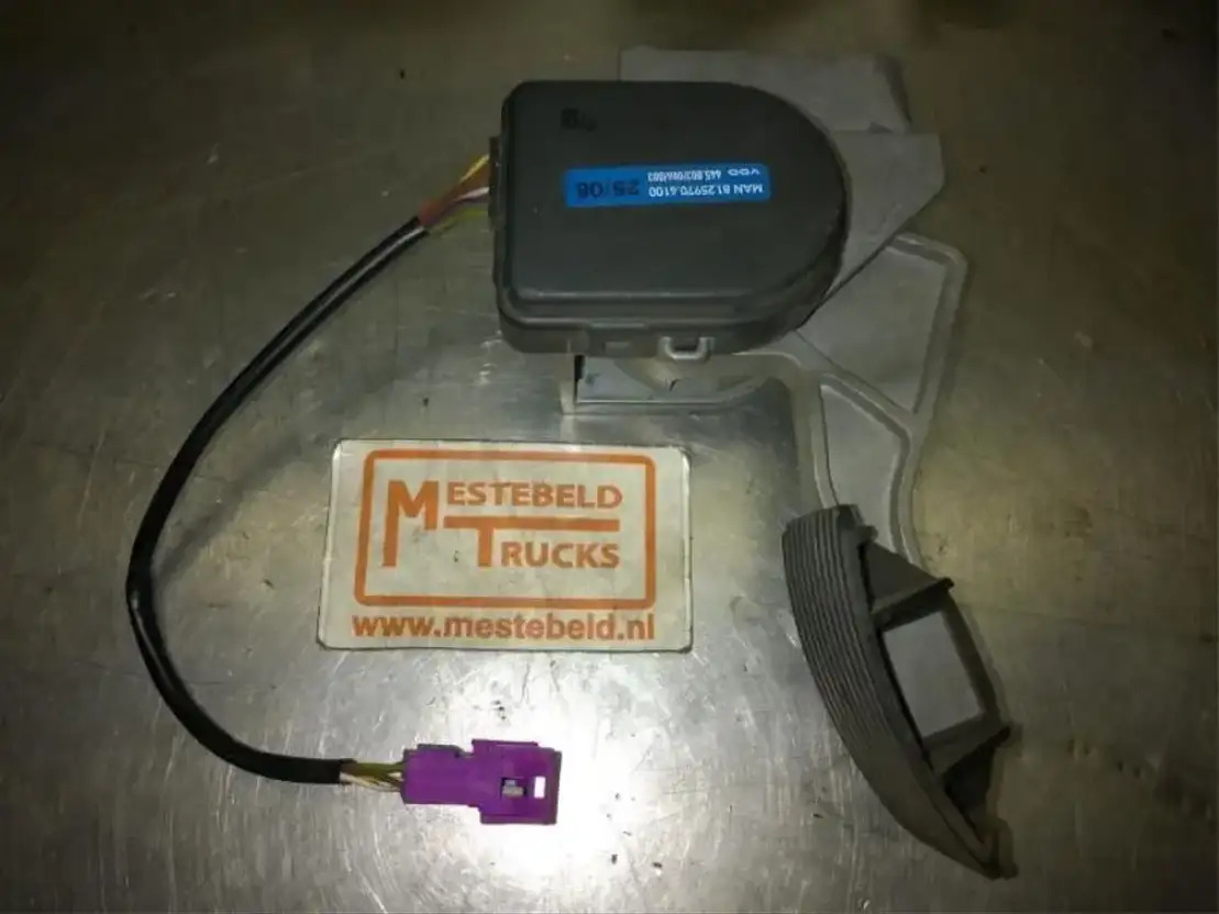 MAN Elektronisch gaspedaal TGL - Electrical system for Truck: picture 1 MAN Elektronisch gaspedaal TGL - Electrical system for Truck: picture 1