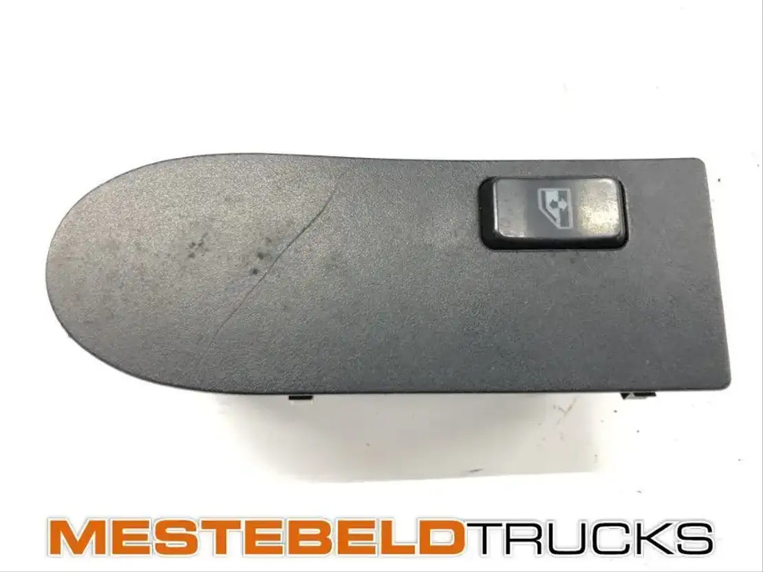 MAN Portiermoduul bijrijderszijde - Electrical system for Truck: picture 1 MAN Portiermoduul bijrijderszijde - Electrical system for Truck: picture 1