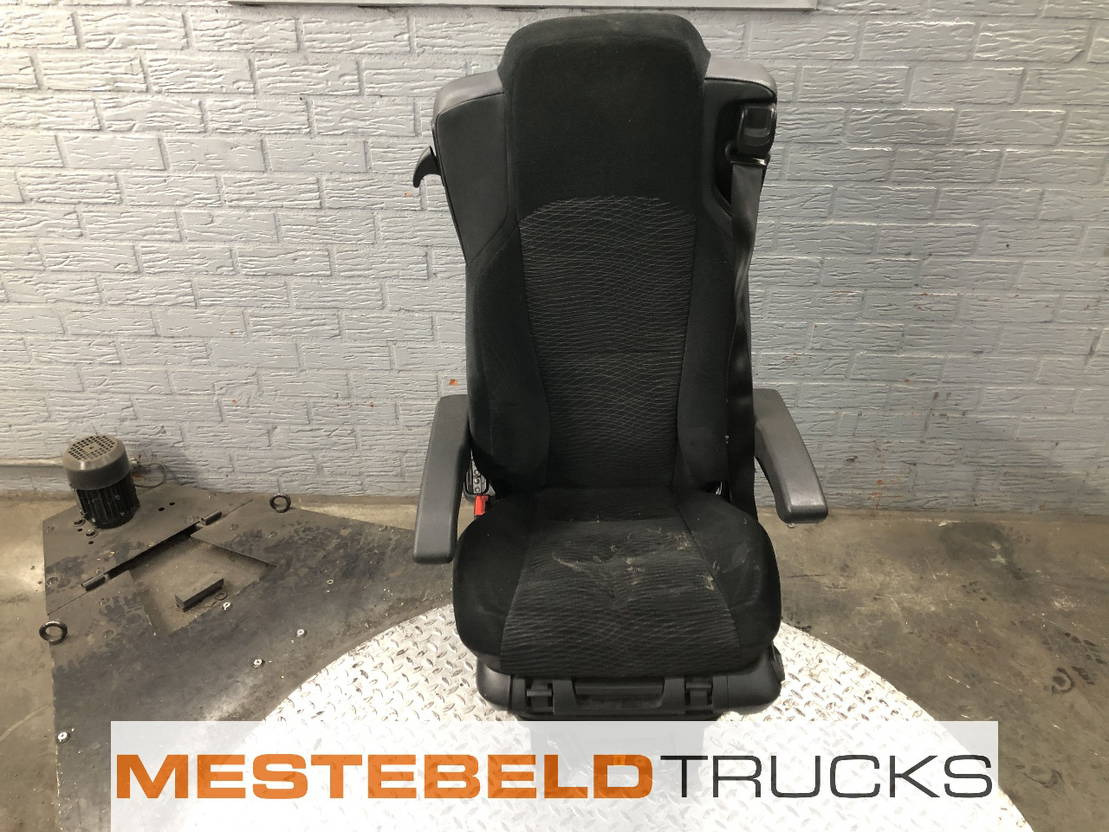 Mercedes-Benz Bestuurdersstoel - Seat for Truck: picture 1 Mercedes-Benz Bestuurdersstoel - Seat for Truck: picture 1