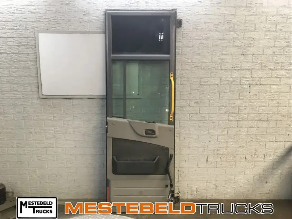 Mercedes-Benz Deur links - Cab and interior for Truck: picture 2 Mercedes-Benz Deur links - Cab and interior for Truck: picture 2