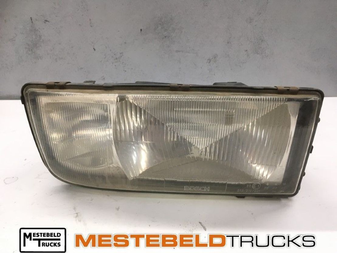 Mercedes-Benz Koplamp rechts - Headlight for Truck: picture 1 Mercedes-Benz Koplamp rechts - Headlight for Truck: picture 1