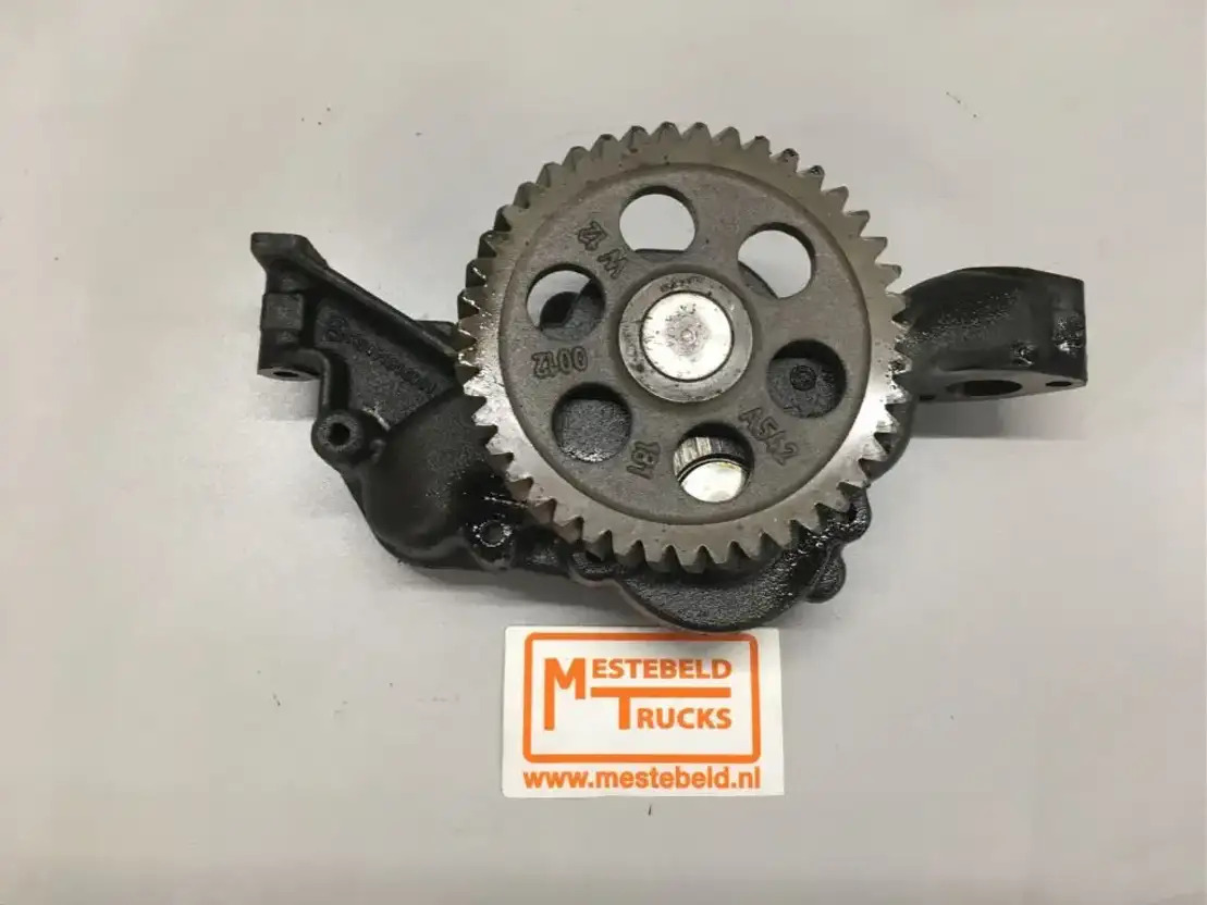 Mercedes-Benz Oliepomp Actros - Engine and parts for Truck: picture 1 Mercedes-Benz Oliepomp Actros - Engine and parts for Truck: picture 1
