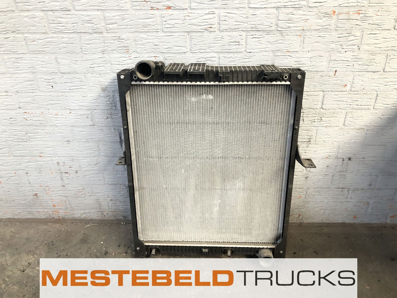 Mercedes-Benz Radiateur - Cooling system for Truck: picture 2 Mercedes-Benz Radiateur - Cooling system for Truck: picture 2