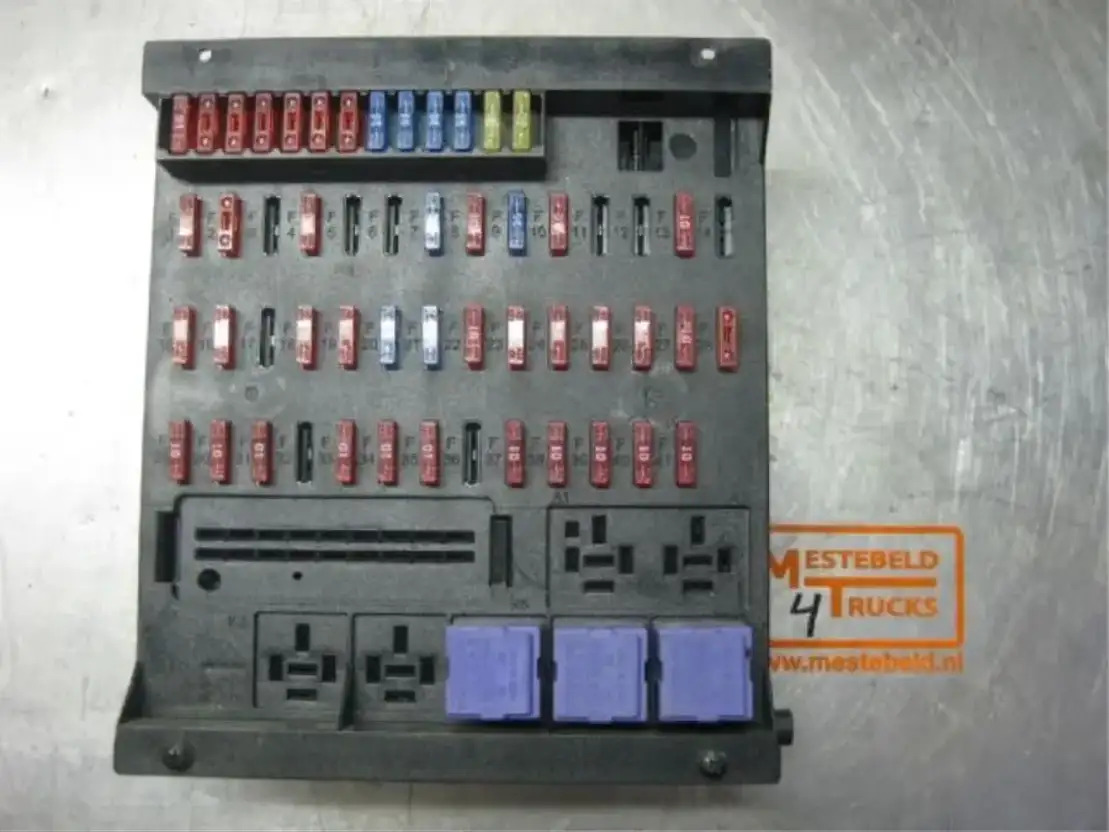 Mercedes-Benz Zekeringskast - Electrical system for Truck: picture 1 Mercedes-Benz Zekeringskast - Electrical system for Truck: picture 1