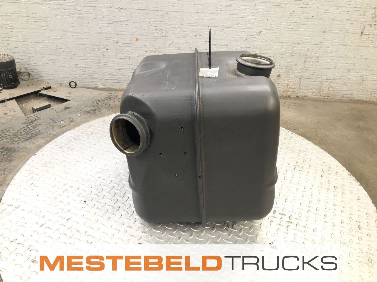 Scania Uitlaatdemper 4-serie - Exhaust system for Truck: picture 4 Scania Uitlaatdemper 4-serie - Exhaust system for Truck: picture 4