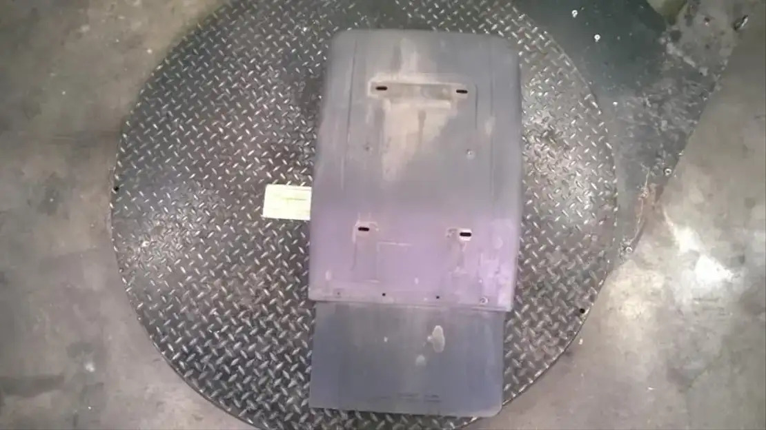 Volvo Spatbord rechts voorzijde - Frame/ Chassis for Truck: picture 1 Volvo Spatbord rechts voorzijde - Frame/ Chassis for Truck: picture 1