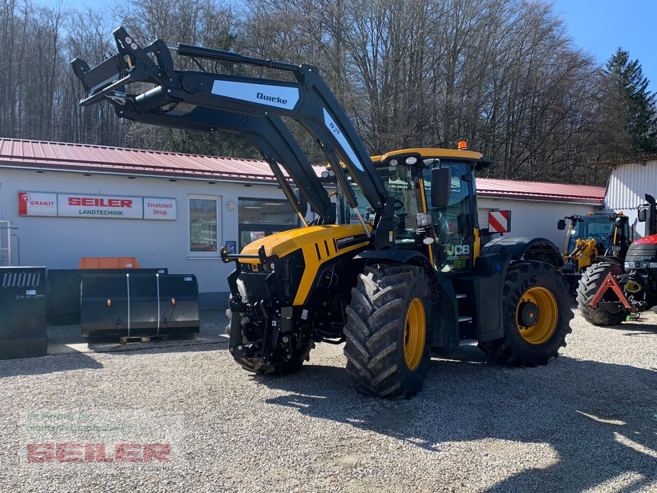 JCB Fastrac 4220 ICON + Frontlader Q7S - Farm tractor: picture 1 JCB Fastrac 4220 ICON + Frontlader Q7S - Farm tractor: picture 1