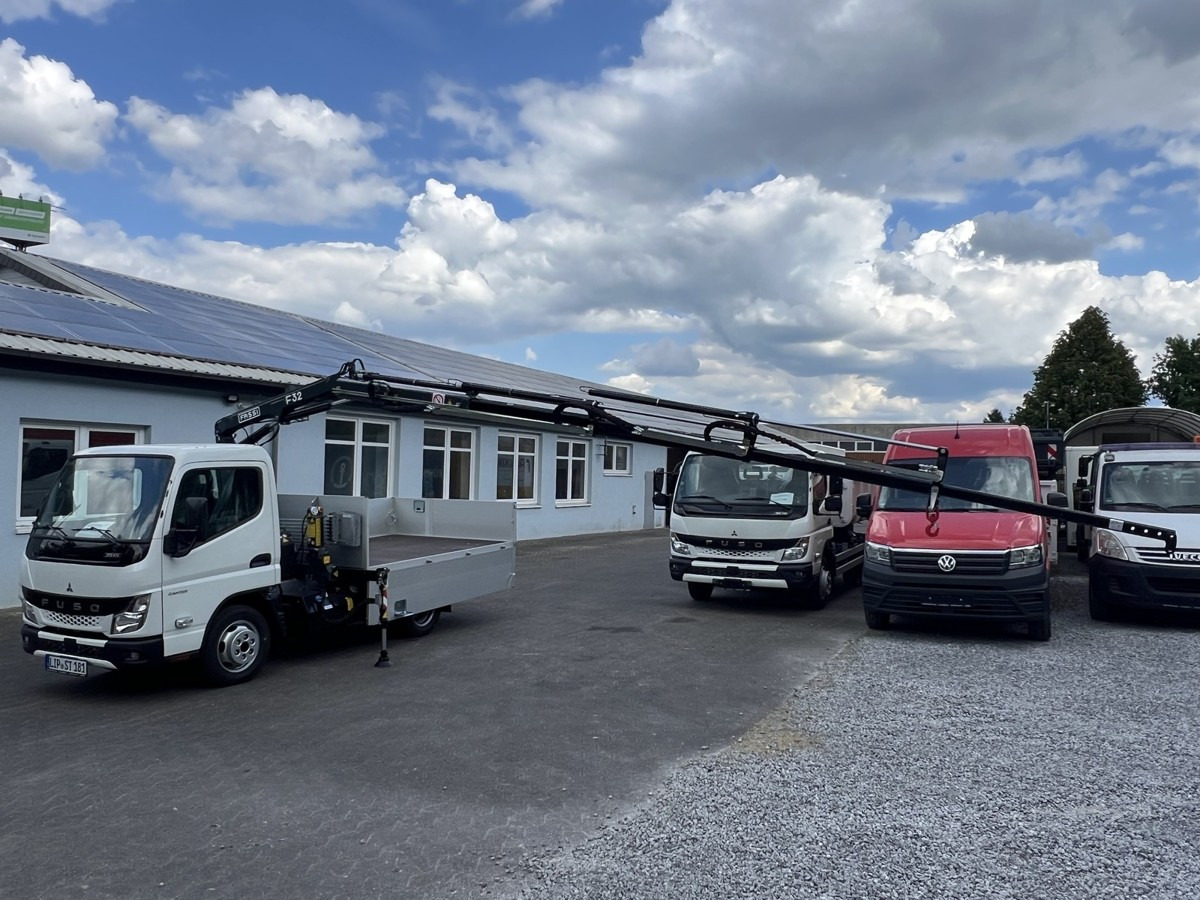 FUSO 3S15 Alu Pritsche 2.80m Ladekran Bohrgerät - Flatbed van: picture 5 FUSO 3S15 Alu Pritsche 2.80m Ladekran Bohrgerät - Flatbed van: picture 5