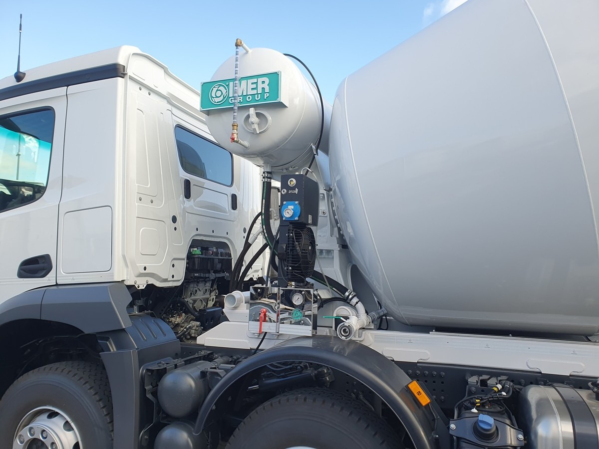 MERCEDES-BENZ Arocs 3740 8x4 Betonmischer IMER ORU LT105 H 10m - Concrete mixer truck: picture 5 MERCEDES-BENZ Arocs 3740 8x4 Betonmischer IMER ORU LT105 H 10m - Concrete mixer truck: picture 5
