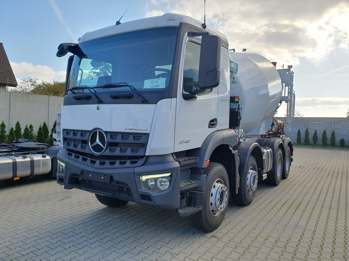 MERCEDES-BENZ Arocs 3740 8x4 Betonmischer IMER ORU LT105 H 10m - Concrete mixer truck: picture 1 MERCEDES-BENZ Arocs 3740 8x4 Betonmischer IMER ORU LT105 H 10m - Concrete mixer truck: picture 1