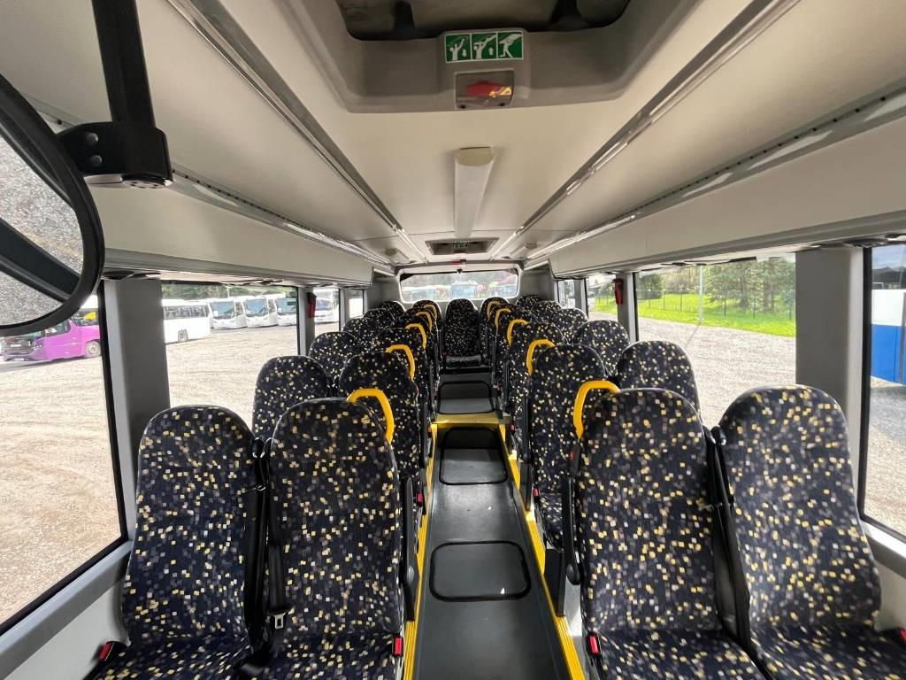 Suburban bus Volvo 8900 B8R: picture 11