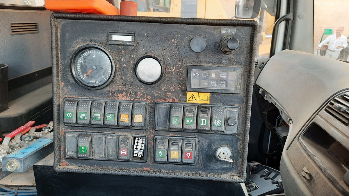 Road sweeper SCHMIDT SK600: picture 6