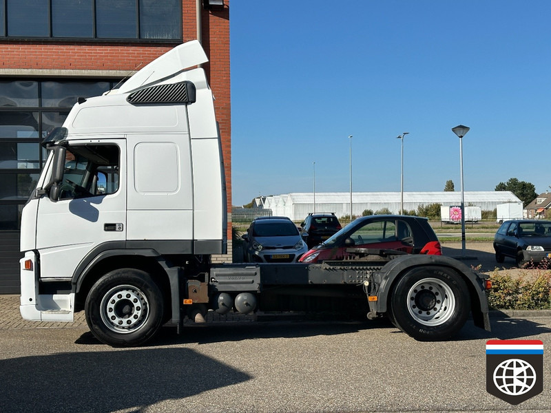 Volvo FM 370 EEV 4X2 NIGHT A/C - AUTOMATIC - EURO 5 - Tractor unit: picture 3 Volvo FM 370 EEV 4X2 NIGHT A/C - AUTOMATIC - EURO 5 - Tractor unit: picture 3