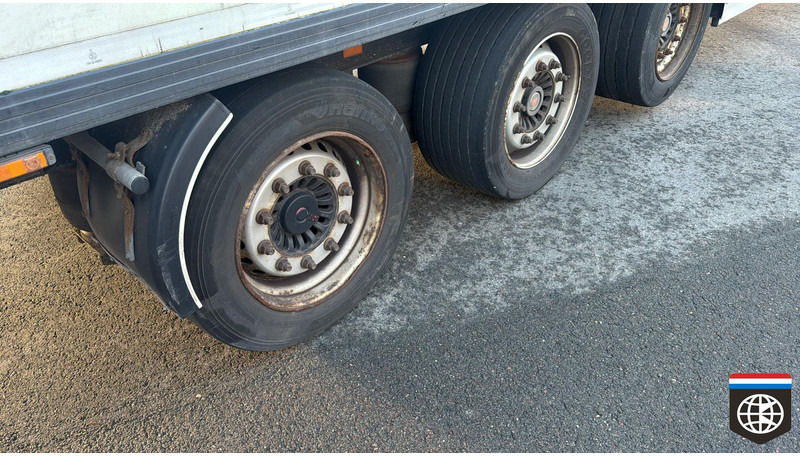 Van Eck UT-3 AIR FREIGHT - VOLUME MULTI TEMP - DATALOG - 3x BPW 1x LIFT - Refrigerator semi-trailer: picture 4 Van Eck UT-3 AIR FREIGHT - VOLUME MULTI TEMP - DATALOG - 3x BPW 1x LIFT - Refrigerator semi-trailer: picture 4