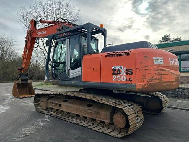 Isuzu ZX250LC-3 - ZX 250 LC-3 - ZX250 - Excavator: picture 2 Isuzu ZX250LC-3 - ZX 250 LC-3 - ZX250 - Excavator: picture 2