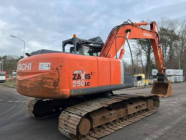 Isuzu ZX250LC-3 - ZX 250 LC-3 - ZX250 - Excavator: picture 4 Isuzu ZX250LC-3 - ZX 250 LC-3 - ZX250 - Excavator: picture 4