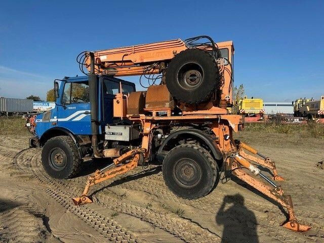 Unimog U 1450 4x4, Zug & Bergwinde, Kran, Greifer, AH - Construction machinery: picture 5 Unimog U 1450 4x4, Zug & Bergwinde, Kran, Greifer, AH - Construction machinery: picture 5