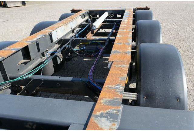 Fliegl SDS 380 SDS01, 20/30 & 40 Fuß Container, BPW - Low loader semi-trailer: picture 4 Fliegl SDS 380 SDS01, 20/30 & 40 Fuß Container, BPW - Low loader semi-trailer: picture 4