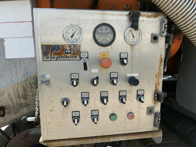 Vacuum truck MAN 26.360 FDLC 6x4, Saug- u. Spülaufbau, 14m³: picture 11
