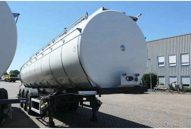Menci SA 105, Lebensmittel, 32m³, Luft-Lift - Tank semi-trailer: picture 3 Menci SA 105, Lebensmittel, 32m³, Luft-Lift - Tank semi-trailer: picture 3