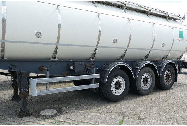 Menci SA 105/Lebensmittel Tank 32 cbm./12x auf Lager! - Tank semi-trailer: picture 3 Menci SA 105/Lebensmittel Tank 32 cbm./12x auf Lager! - Tank semi-trailer: picture 3
