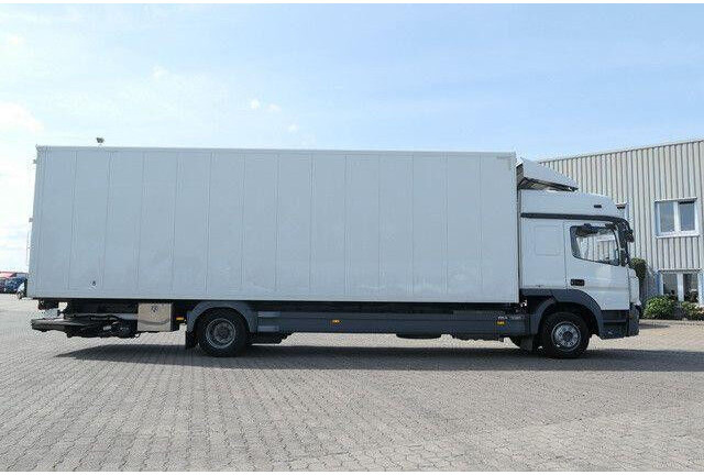 Mercedes-Benz 1224 L Atego 4x2, Möbel, LBW, Klima, Schlafliege - Box truck: picture 2 Mercedes-Benz 1224 L Atego 4x2, Möbel, LBW, Klima, Schlafliege - Box truck: picture 2