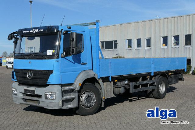 Mercedes-Benz 1824 L Axor 4x2, 3. Sitz, AHK, Gerüstbau, Klima Mercedes-Benz 1824 L Axor 4x2, 3. Sitz, AHK, Gerüstbau, Klima - Dropside/ Flatbed truck: picture 1 Mercedes-Benz 1824 L Axor 4x2, 3. Sitz, AHK, Gerüstbau, Klima Mercedes-Benz 1824 L Axor 4x2, 3. Sitz, AHK, Gerüstbau, Klima - Dropside/ Flatbed truck: picture 1