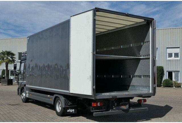 Mercedes-Benz 823 L Atego 4x2, Möbel, Filz, AHK, 2x Bett,Klima - Box truck: picture 3 Mercedes-Benz 823 L Atego 4x2, Möbel, Filz, AHK, 2x Bett,Klima - Box truck: picture 3