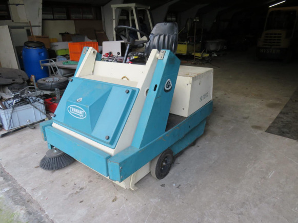 Balayeur - Industrial sweeper: picture 1 Balayeur - Industrial sweeper: picture 1