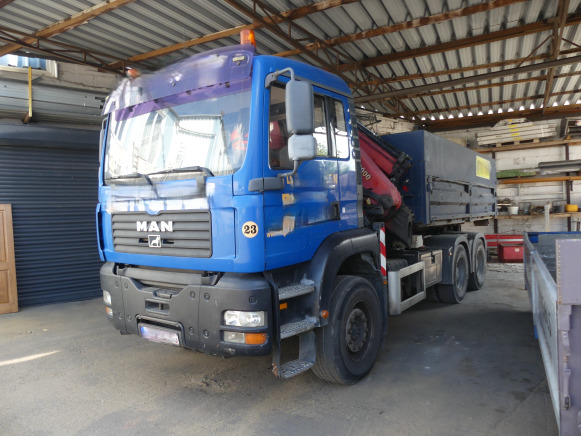 Camion porte container avec grue MAN TGA MH 26 FD (2005-455.395 km)(WMAH09ZZ96M427264) - Container transporter/ Swap body truck: picture 1 Camion porte container avec grue MAN TGA MH 26 FD (2005-455.395 km)(WMAH09ZZ96M427264) - Container transporter/ Swap body truck: picture 1