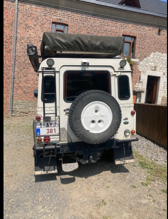 Land-Rover Defender 11O (2010) - Car: picture 1 Land-Rover Defender 11O (2010) - Car: picture 1