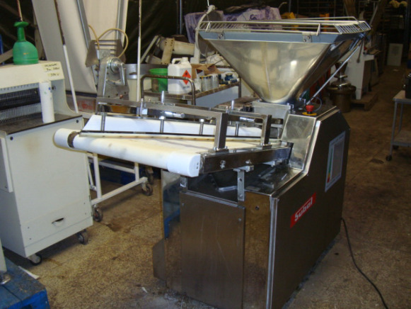 Peseuse diviseuse volumétrique SUBAL PHC 130 - Bakery equipment: picture 1 Peseuse diviseuse volumétrique SUBAL PHC 130 - Bakery equipment: picture 1