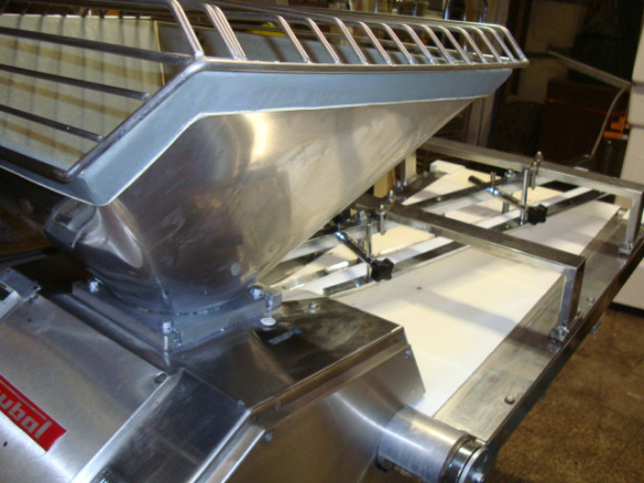 Peseuse diviseuse volumétrique SUBAL PHC 130 - Bakery equipment: picture 5 Peseuse diviseuse volumétrique SUBAL PHC 130 - Bakery equipment: picture 5