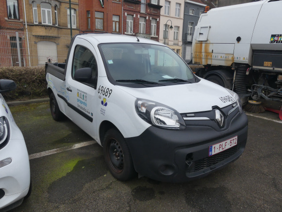 REF:6689 -REF:69689 - Voiture pickup électrique Renault FW - Pickup truck: picture 3 REF:6689 -REF:69689 - Voiture pickup électrique Renault FW - Pickup truck: picture 3